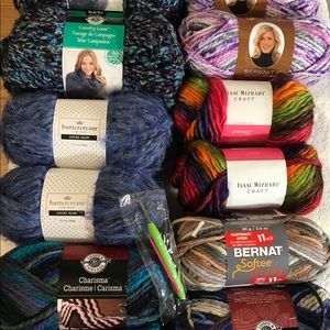 A Dozen Of Yarns With A Free Special Bag